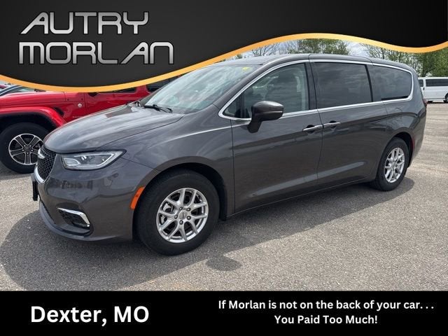 2023 Chrysler Pacifica Touring L in Gray — front three-quarter view