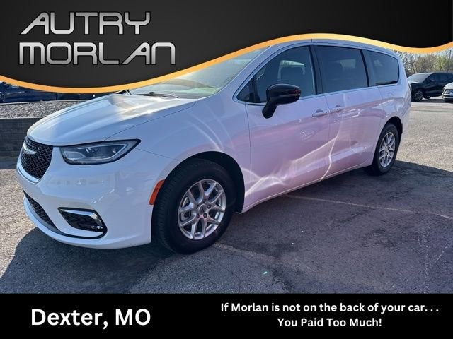 2025 Chrysler Pacifica Select in White — front three-quarter view
