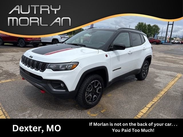 2025 Jeep Compass Trailhawk in White — front three-quarter view
